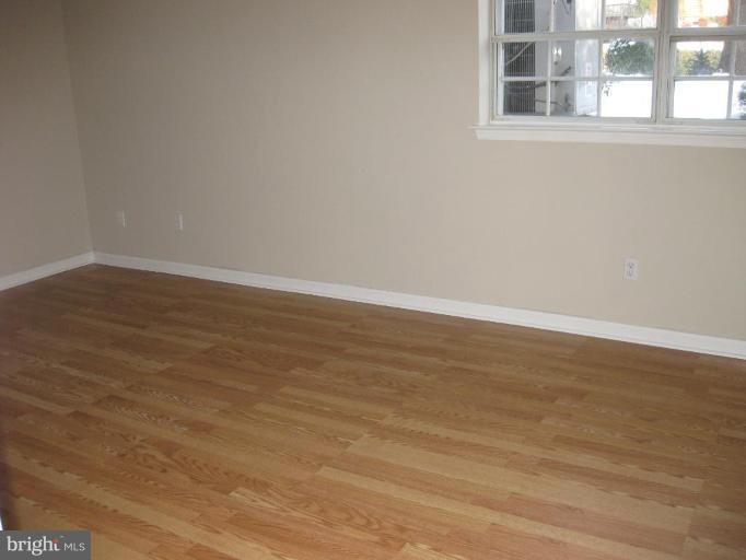 4056 Spring Run Court, Unit 10F Chantilly, VA 20151 - Photo 6 of 9 Bedroom #1