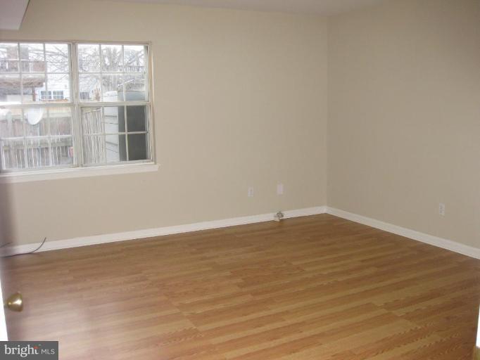 4056 Spring Run Court, Unit 10F Chantilly, VA 20151 - Photo 7 of 9 Bedroom #2