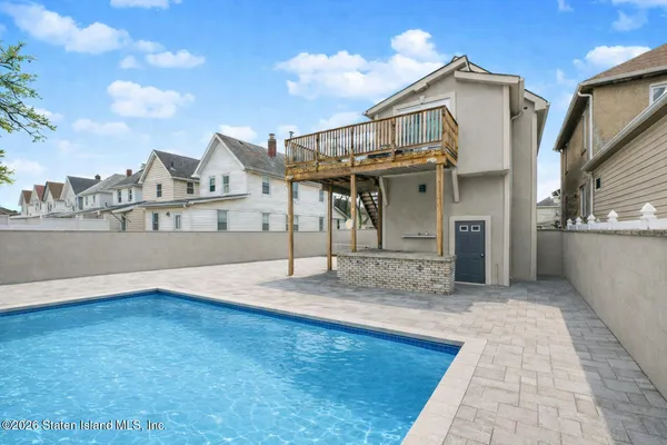 $899,900 | 66 Wadsworth Avenue | Fort Wadsworth