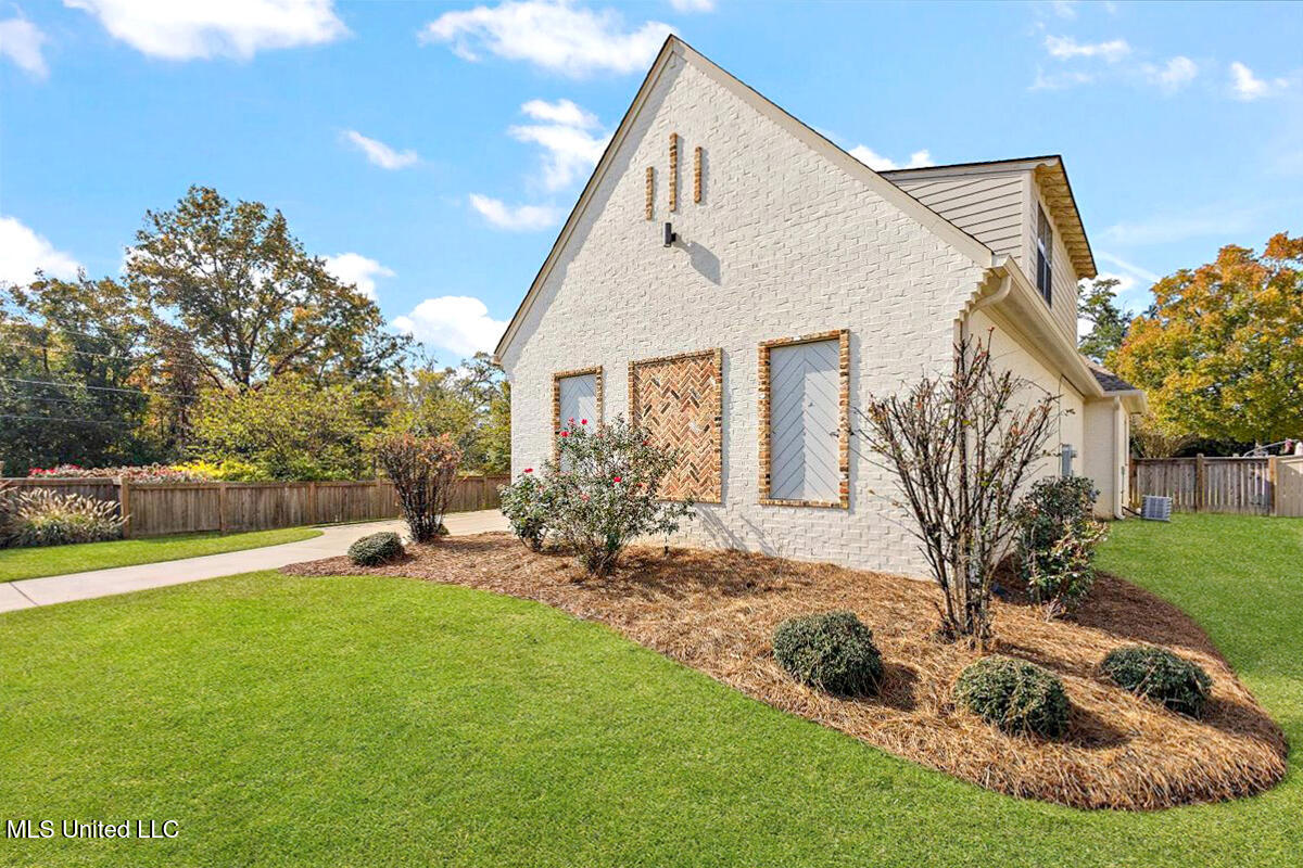 101 Coventry Lane Canton, MS 39046 - Photo 3 of 36 03-3HTP8026