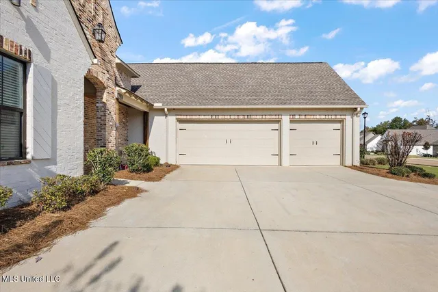 $425,000 | 101 Coventry Lane, Canton, MS 39046