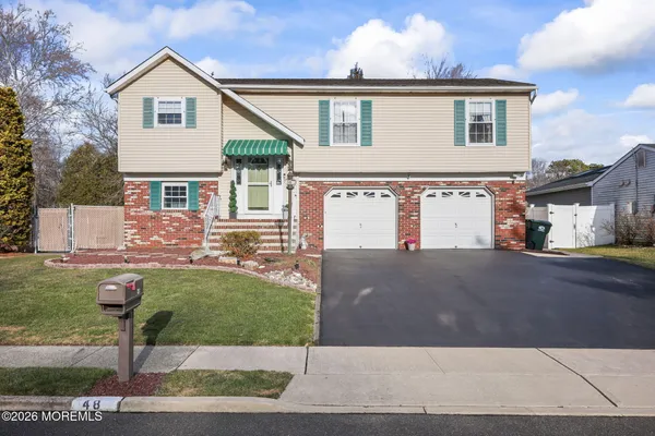 $679,900 | 48 Hedgewood Road, Howell, NJ 07731