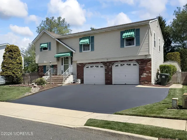 $699,900 | 48 Hedgewood Road, Howell, NJ 07731