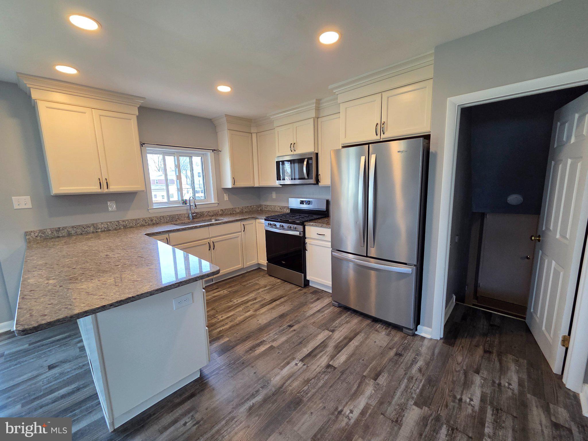 811 Coppock Lane Springfield, PA 19064 - Photo 9 of 33