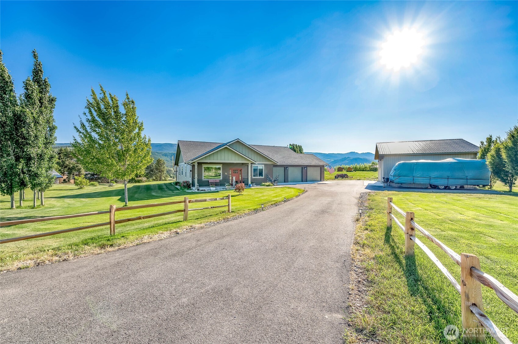 4266 Jim Smith Road Wenatchee, WA 98801 - Photo 1 of 38 Gallery Image 1