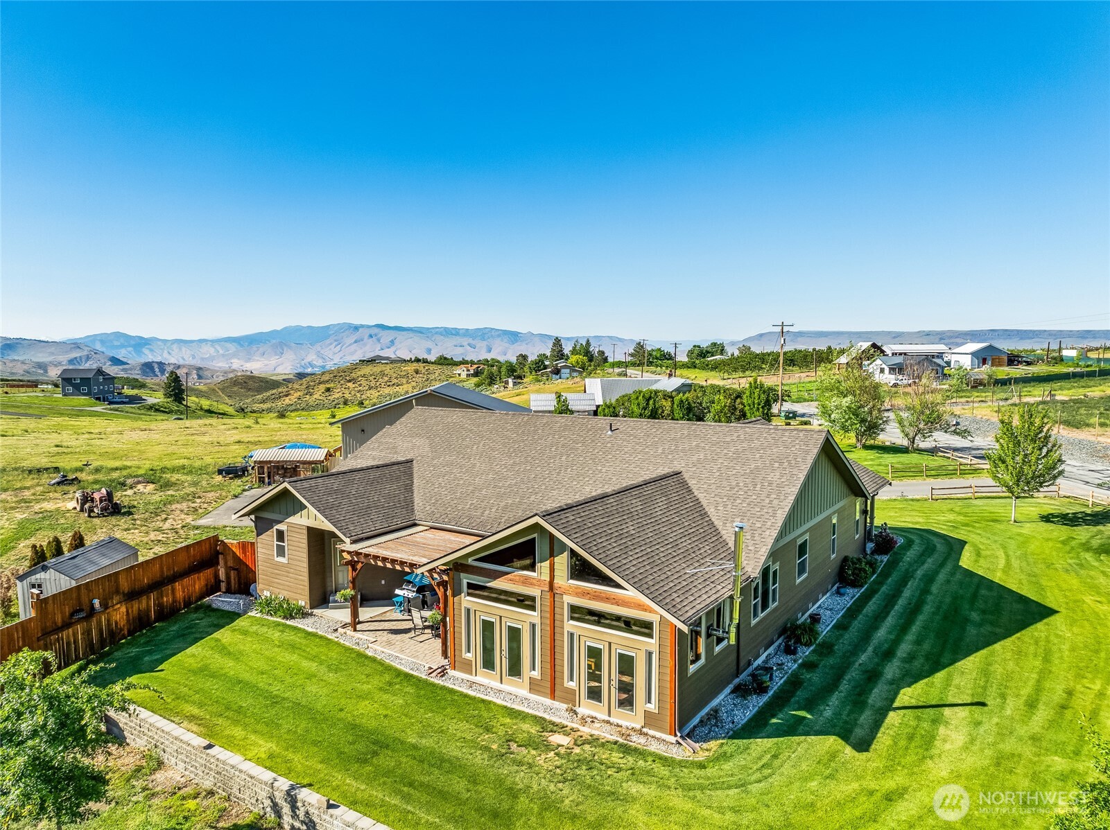 4266 Jim Smith Road Wenatchee, WA 98801 - Photo 33 of 38 Gallery Image 33