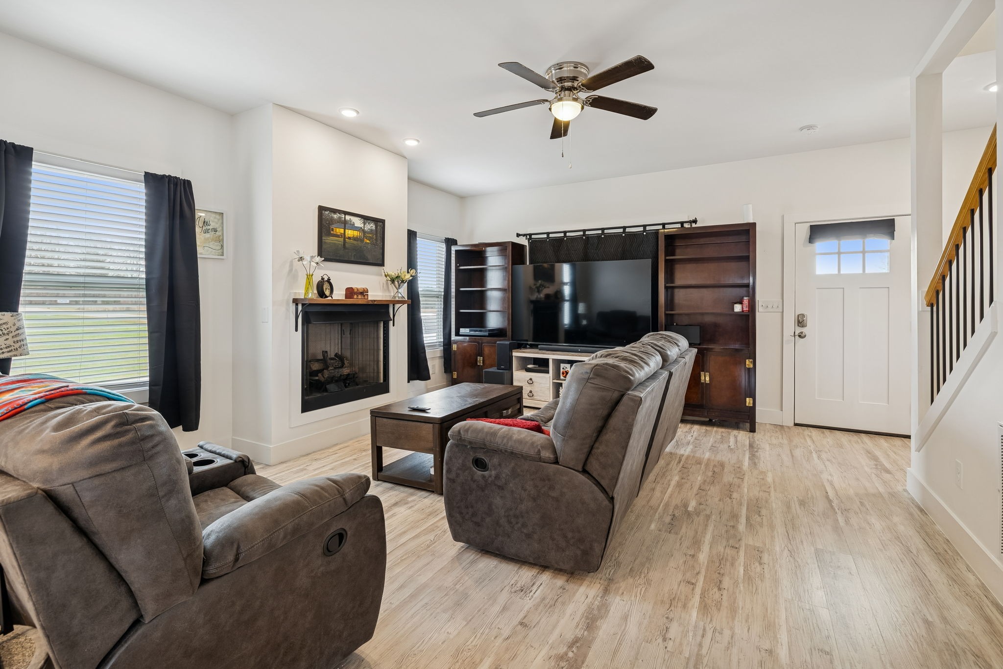137 Mt Vernon Church Road Bethpage, TN 37022 - Photo 14 of 44 a living room with furniture and a flat screen tv