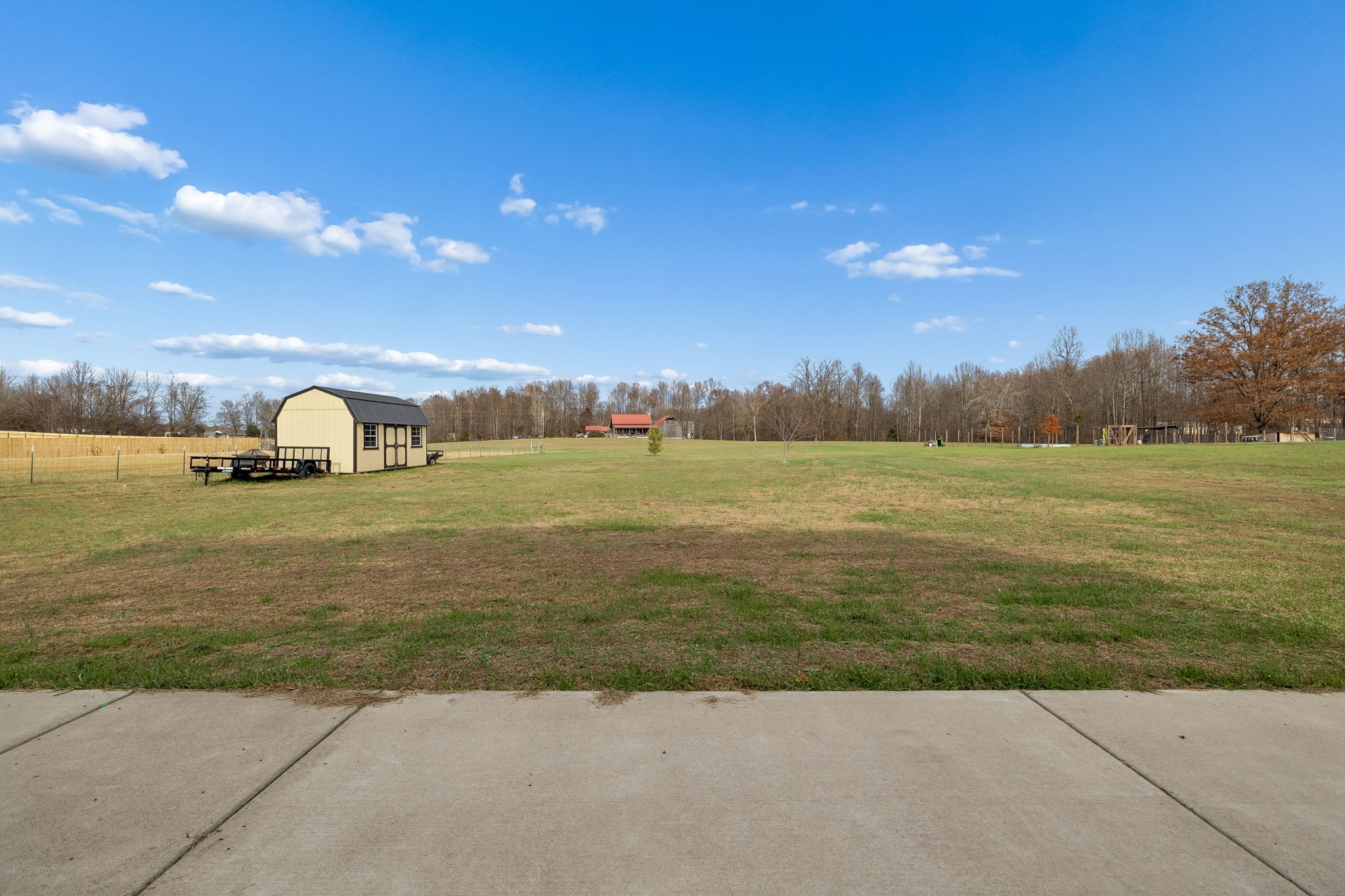137 Mt Vernon Church Road Bethpage, TN 37022 - Photo 39 of 44 a view of a field with an ocean