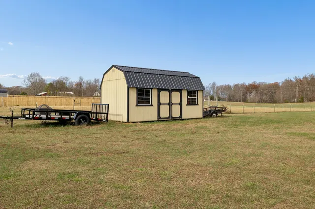a house view with a outdoor space