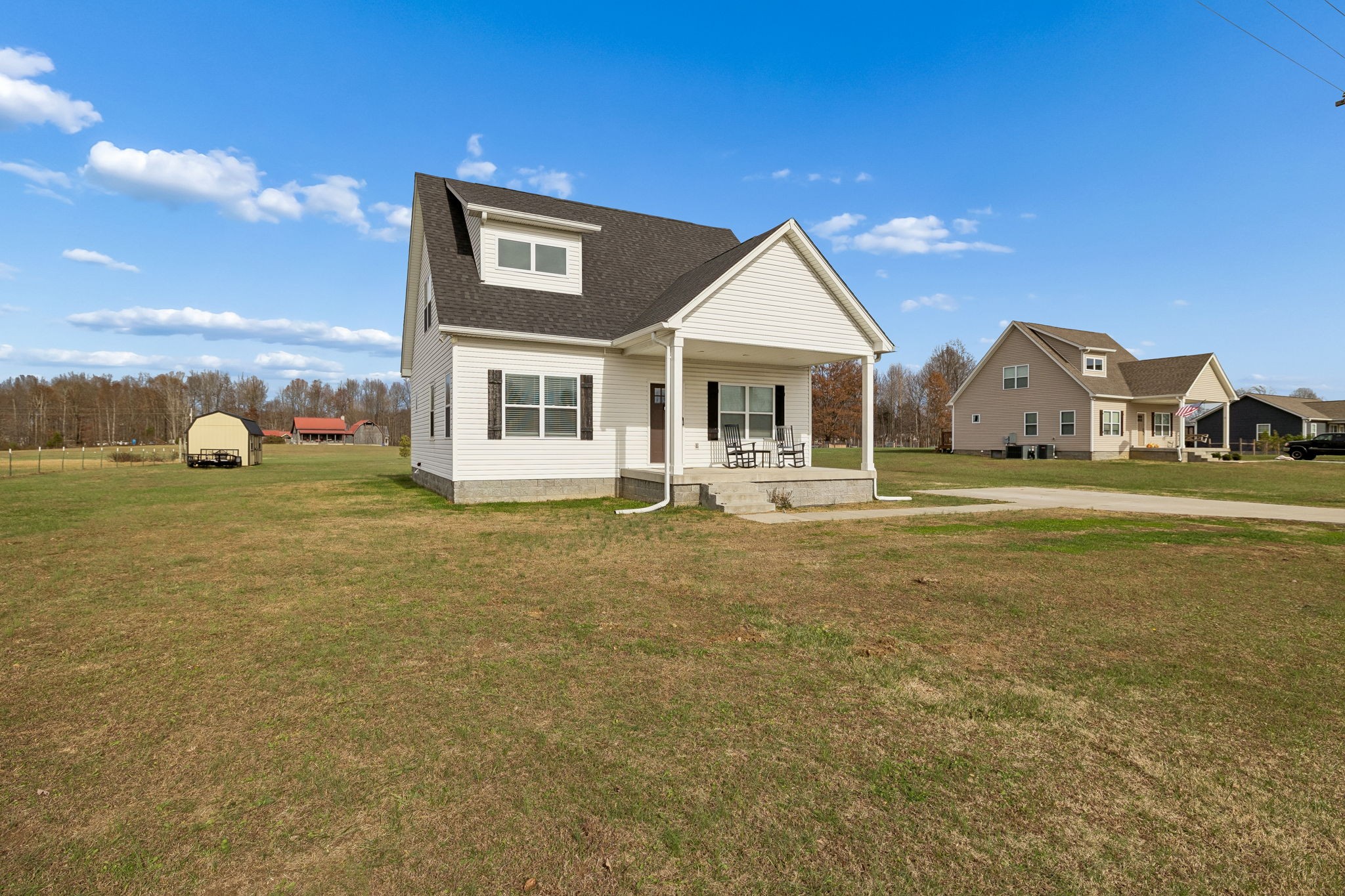 137 Mt Vernon Church Road Bethpage, TN 37022 - Photo 4 of 44 a front view of a house with garden