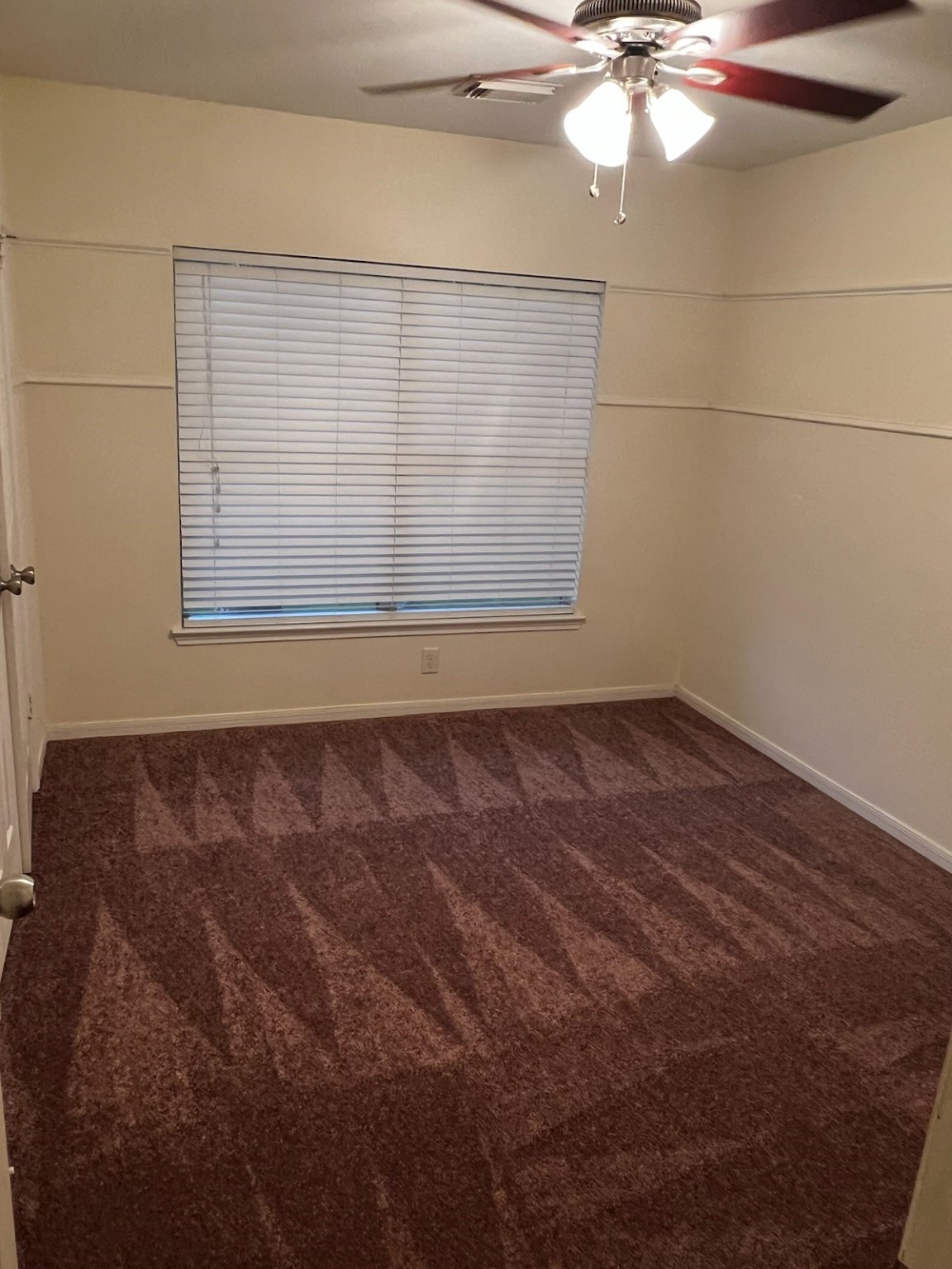 8826 Sunny Point Drive Spring, TX 77379 - Photo 13 of 16 a view of a small room