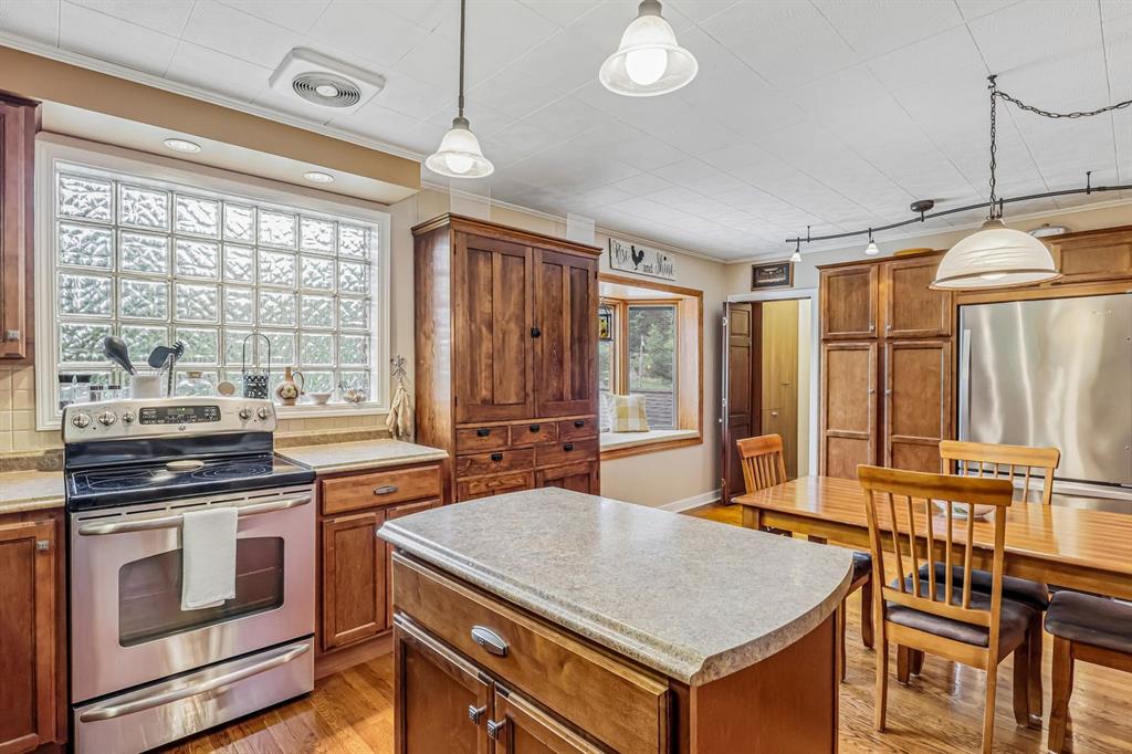 529 Utopia Road Apollo, PA 15613 - Photo 19 of 50 a kitchen with a stove a sink and a refrigerator