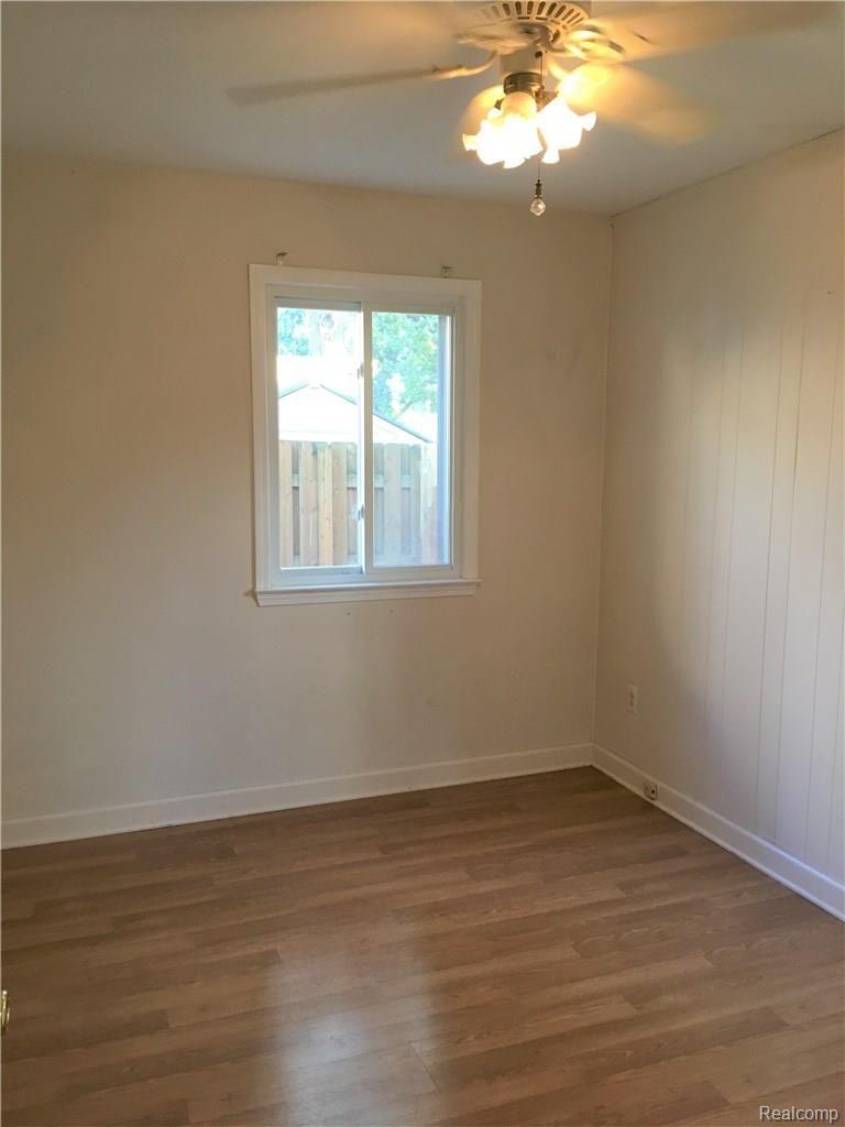 2711 Normandy Road Royal Oak, MI 48073 - Photo 11 of 19 IMG_4266.JPG
