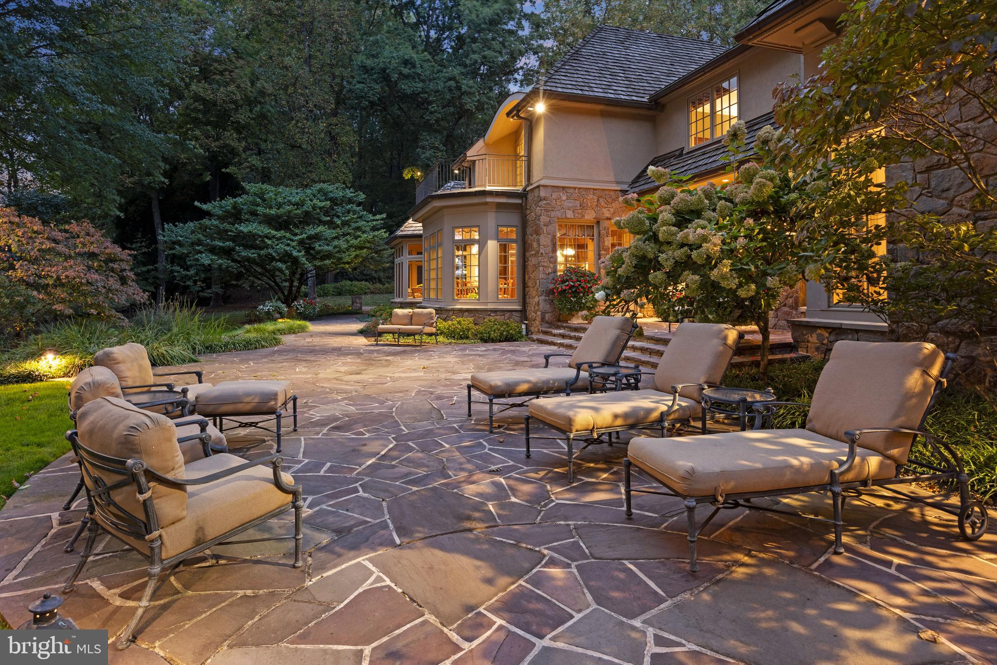 11315 John Carroll Road Owings Mills, MD 21117 - Photo 20 of 85 a backyard of a house with table and chairs
