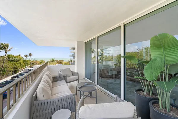 $8,500 | 177 Ocean Ln Drive, Unit 308, Key Biscayne, FL 33149