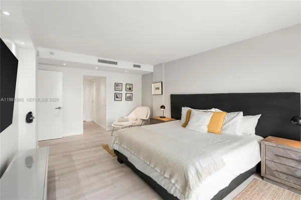 $8,500 | 177 Ocean Ln Drive, Unit 308, Key Biscayne, FL 33149