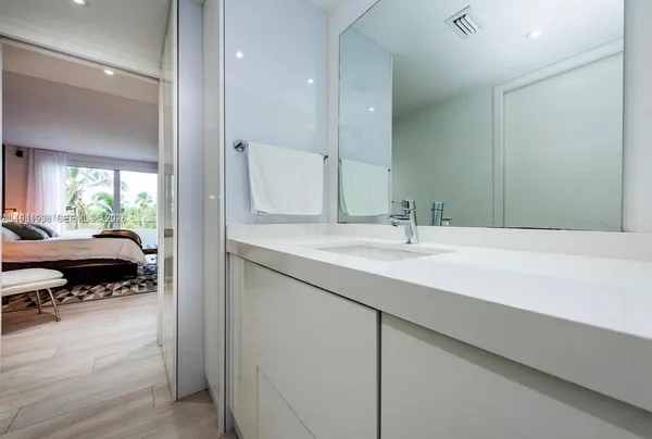 $8,500 | 177 Ocean Ln Drive, Unit 308, Key Biscayne, FL 33149