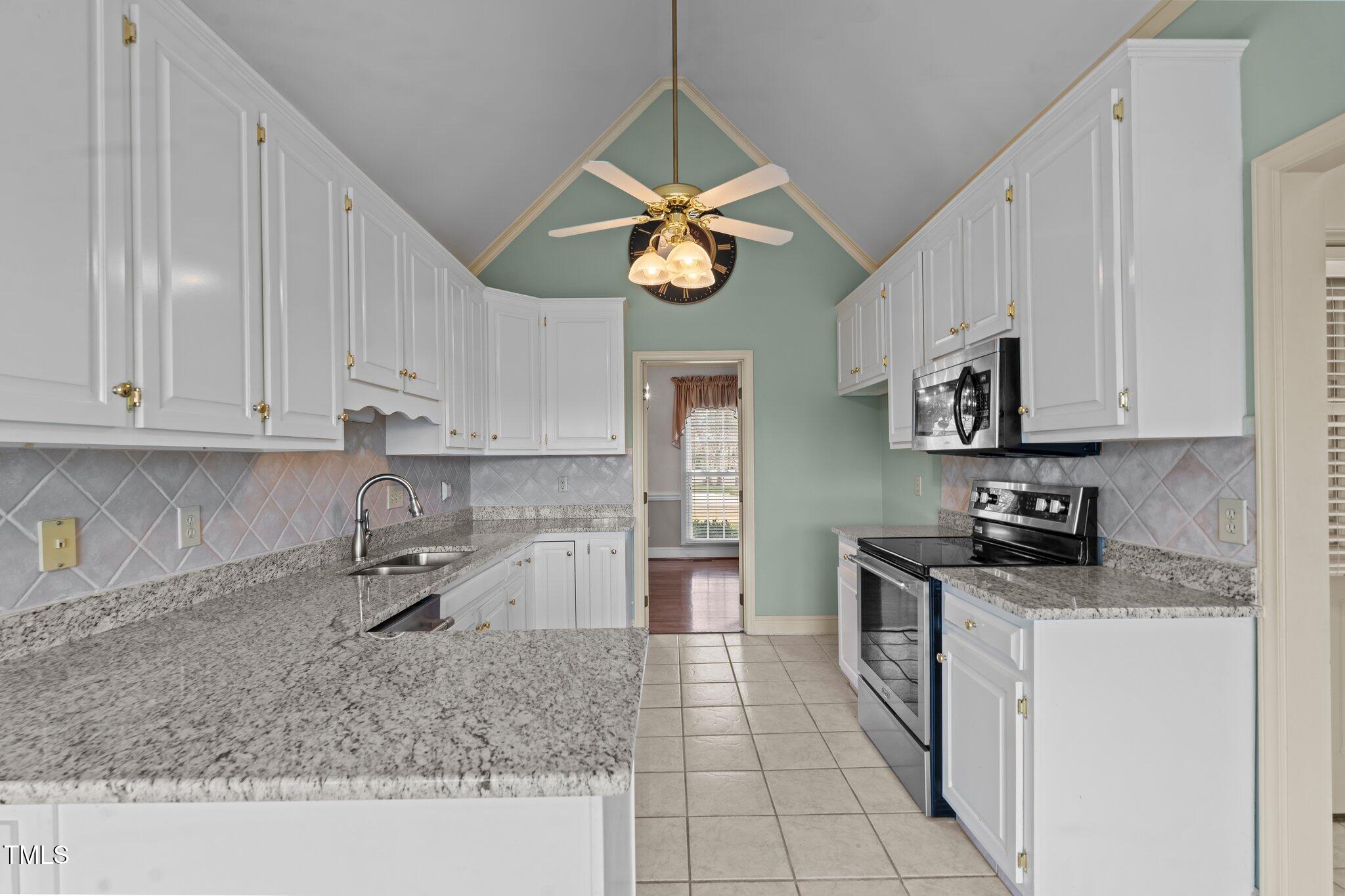 205 Parliament Place Dunn, NC 28334 - Photo 12 of 51 16-web-or-mls-DSC07968