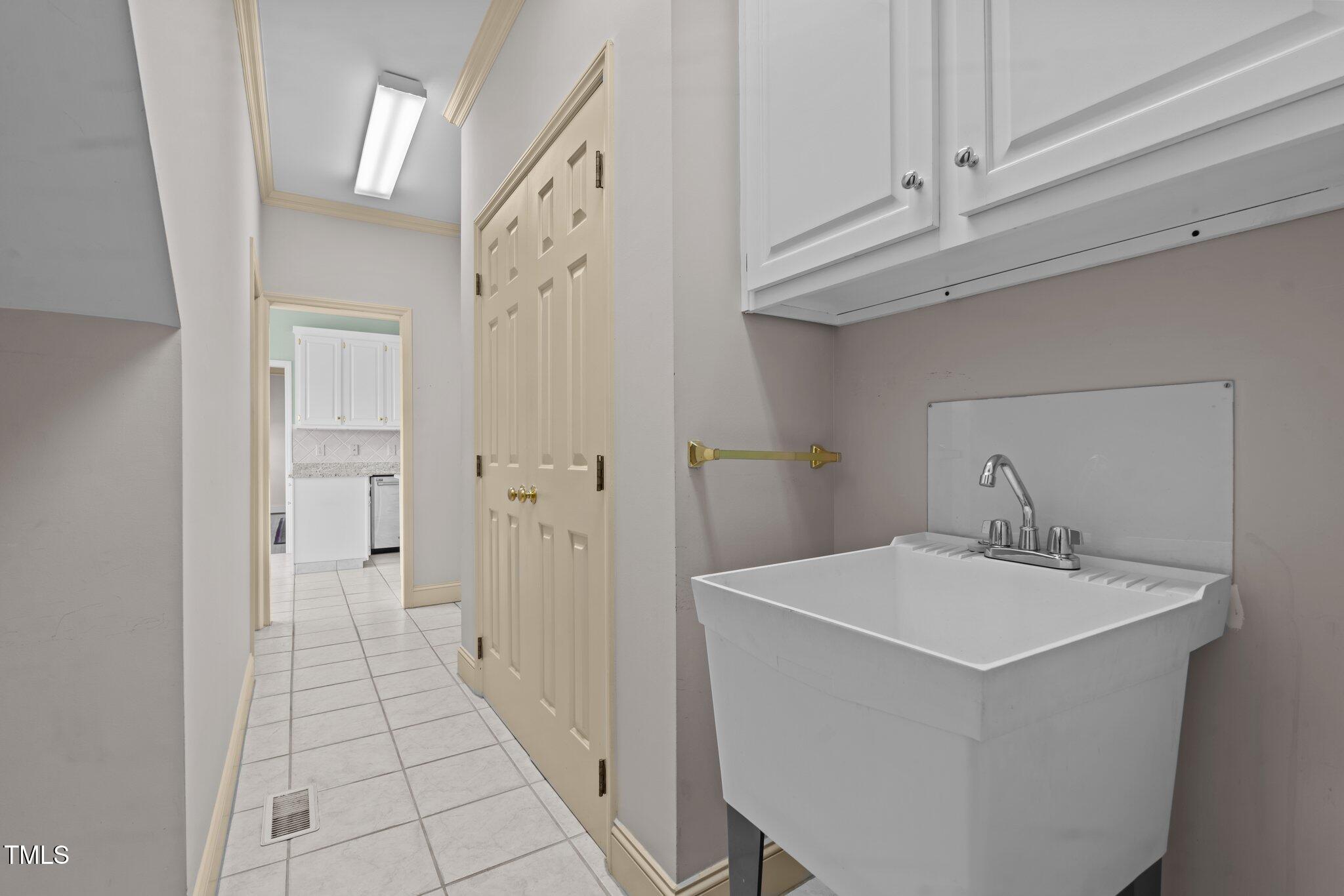 205 Parliament Place Dunn, NC 28334 - Photo 30 of 51 22-web-or-mls-DSC08001