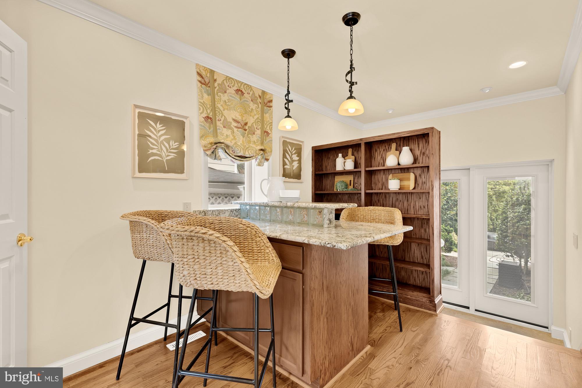 6038 Fort Hunt Road Alexandria, VA 22307 - Photo 23 of 49 a dining room with furniture and window
