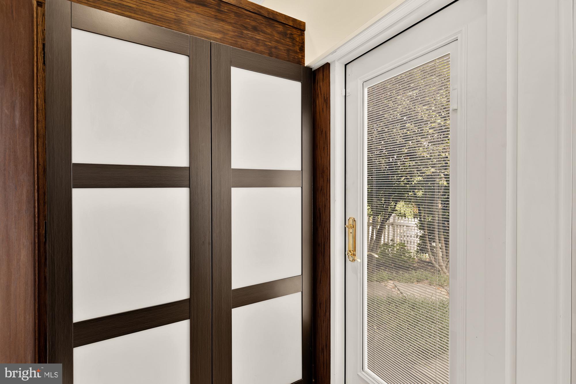 6038 Fort Hunt Road Alexandria, VA 22307 - Photo 24 of 49 a view of a glass door with a glass door