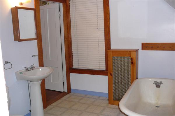 17 Forest Street Clinton, MA 01510 - Photo 18 of 28 Gallery Image 18