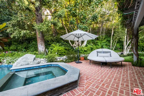 $4,995,000 | 19012 Dorlon Drive, Tarzana, CA 91356