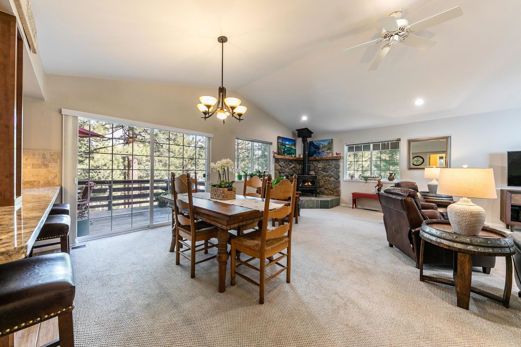 10643 Red Fir Road Truckee, CA 96161 - Photo 3 of 21 Gallery Image 3