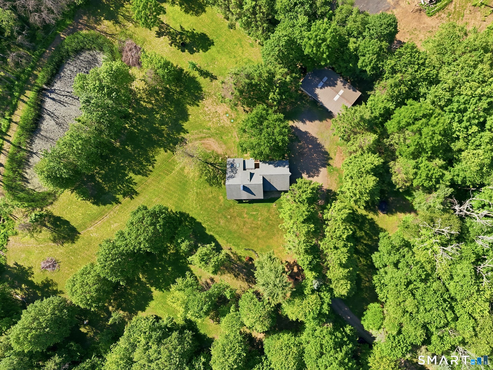 174 South Grand Street Suffield, CT 06093 - Photo 3 of 40