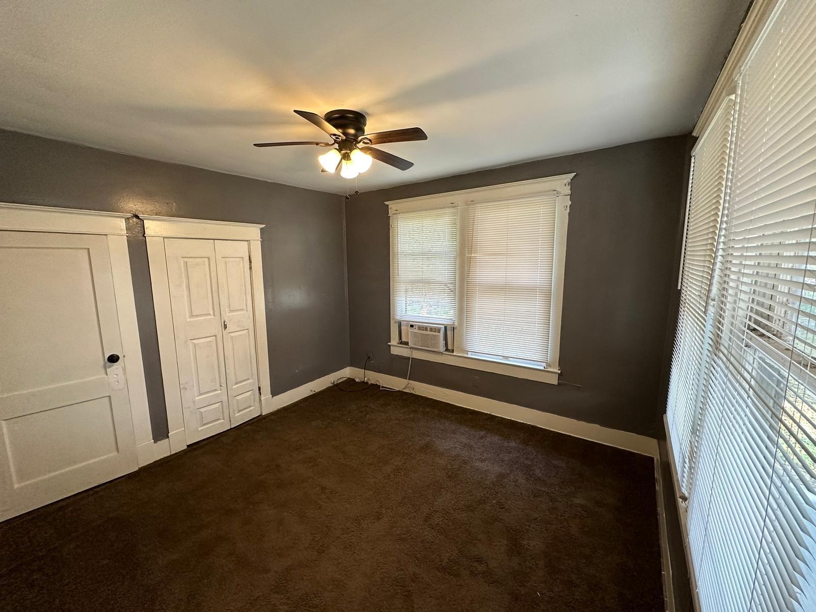 6818 Stearns Street Houston, TX 77021 - Photo 8 of 17 Another bedroom upstairs -