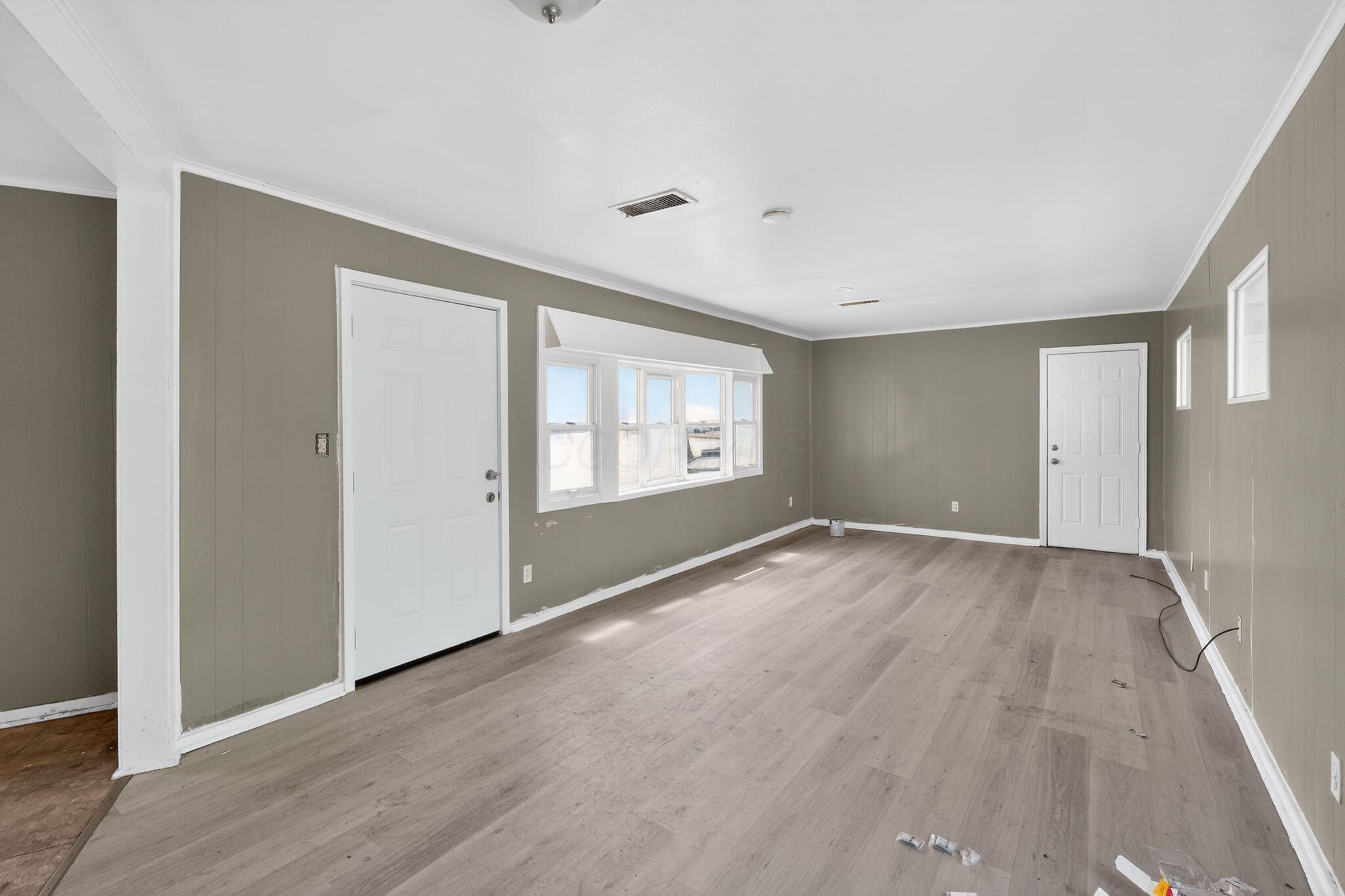 447 South Hampton Road Columbus, OH 43213 - Photo 9 of 31 09_447_S_Hampton_Rd_Columbus_OH_43213-Fo