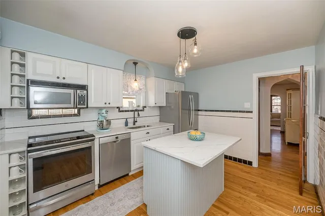 $379,900 | 3915 Prather Avenue, St. Louis, MO 63109