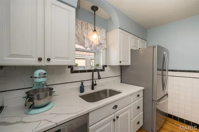 $379,900 | 3915 Prather Avenue, St. Louis, MO 63109