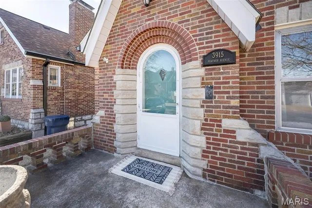 $379,900 | 3915 Prather Avenue, St. Louis, MO 63109