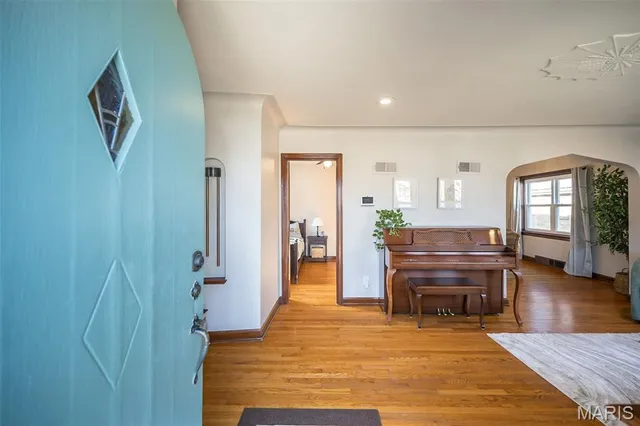 $379,900 | 3915 Prather Avenue, St. Louis, MO 63109