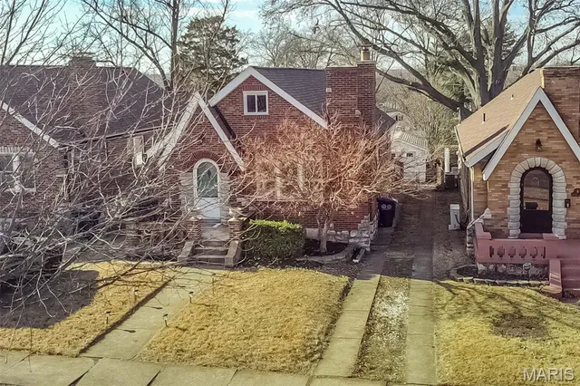 $379,900 | 3915 Prather Avenue, St. Louis, MO 63109