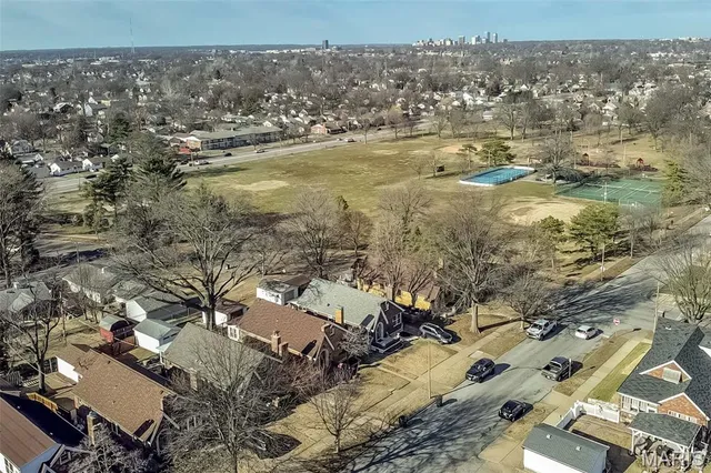 $379,900 | 3915 Prather Avenue, St. Louis, MO 63109