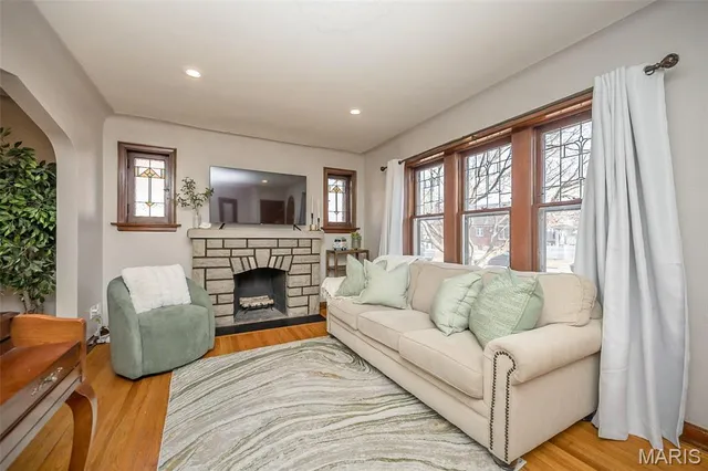 $379,900 | 3915 Prather Avenue, St. Louis, MO 63109