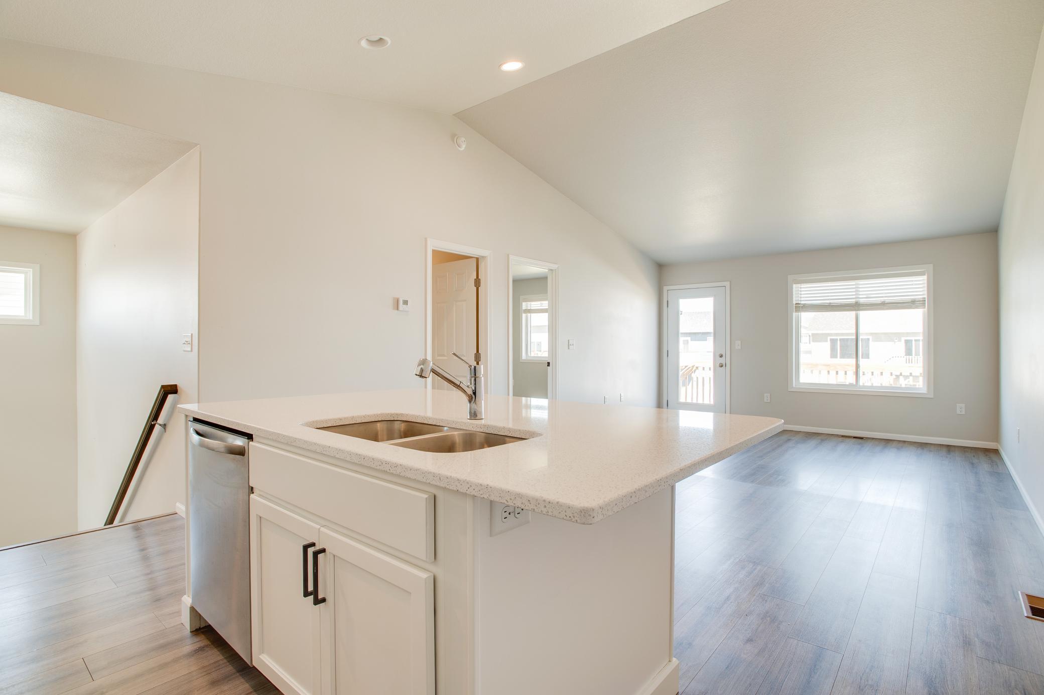 1453 69th Avenue South Fargo, ND 58104 - Photo 11 of 35