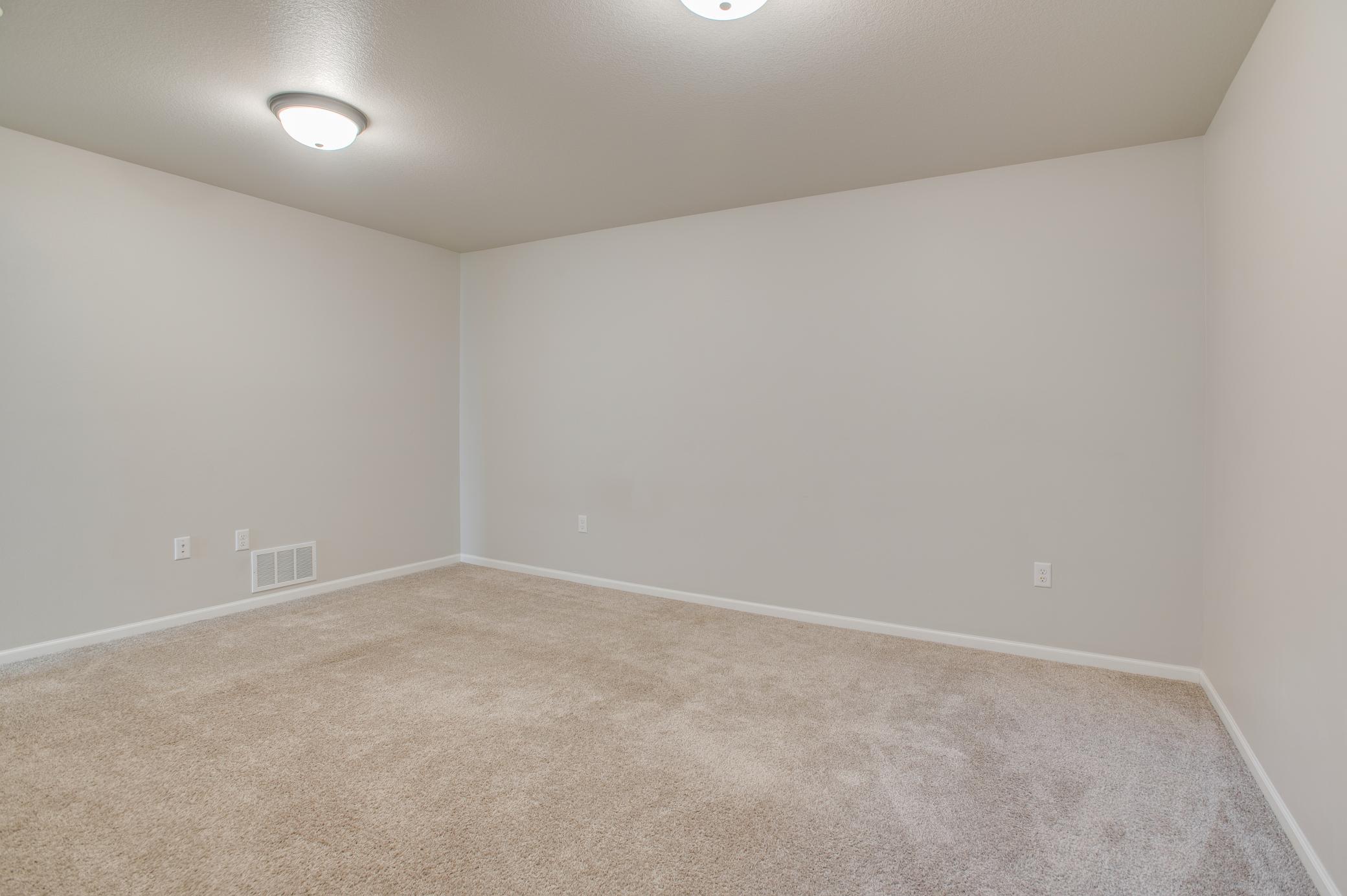 1453 69th Avenue South Fargo, ND 58104 - Photo 24 of 35