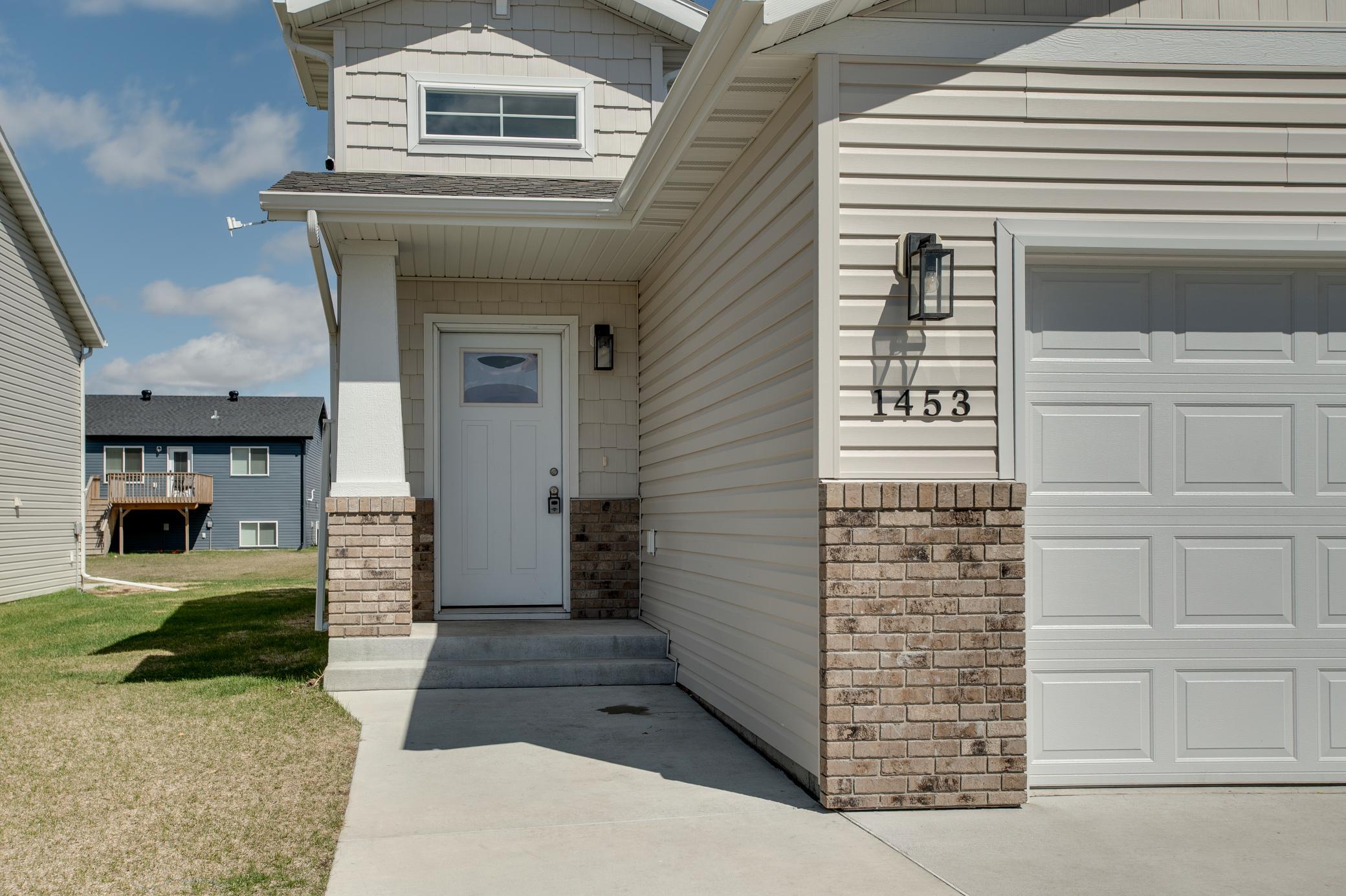 1453 69th Avenue South Fargo, ND 58104 - Photo 3 of 35