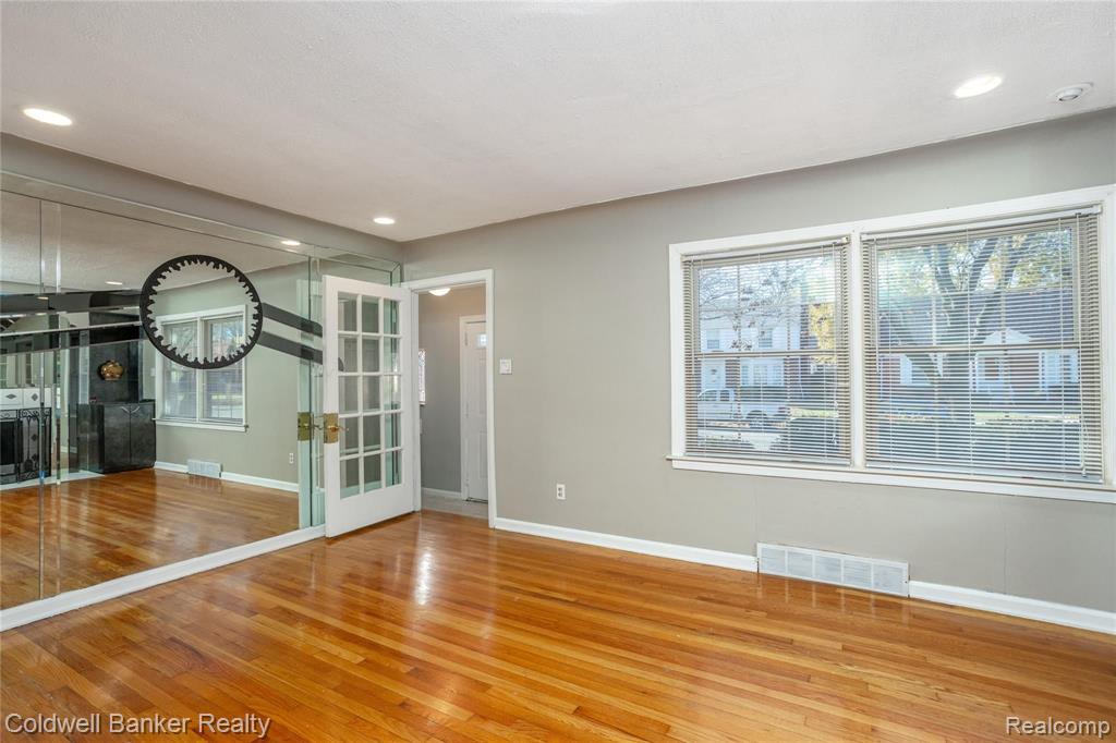 4372 Harvard Road Detroit, MI 48224 - Photo 8 of 50