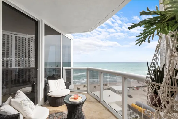 $10,000 | 18911 Collins Avenue, Unit 1405, Sunny Isles Beach, FL 33160