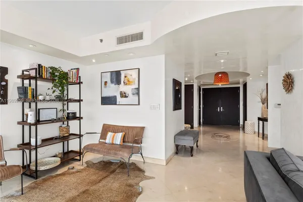 $10,000 | 18911 Collins Avenue, Unit 1405, Sunny Isles Beach, FL 33160