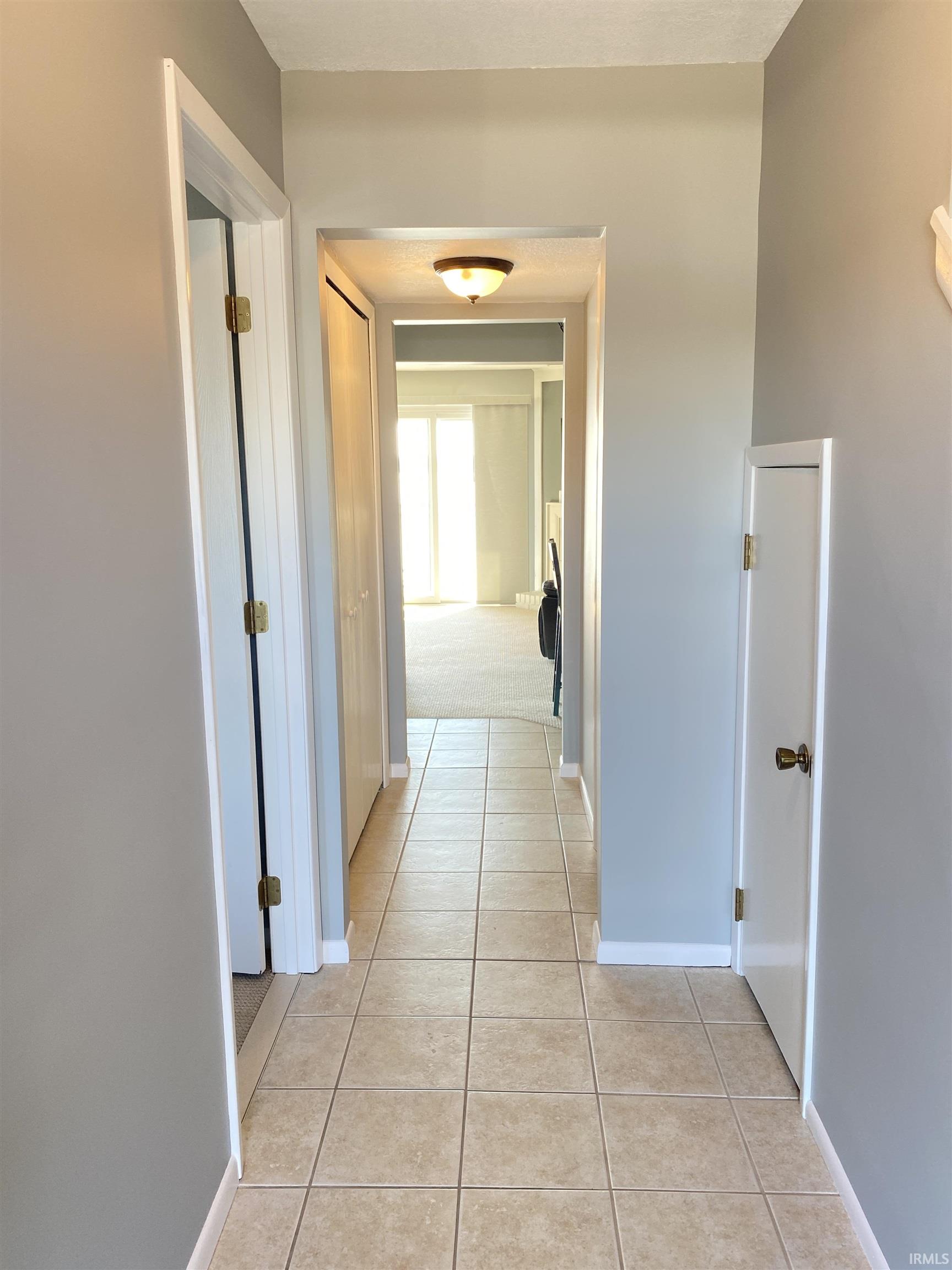 1725 Colonial Drive, Unit 33 Rochester, IN 46975 - Photo 4 of 25
