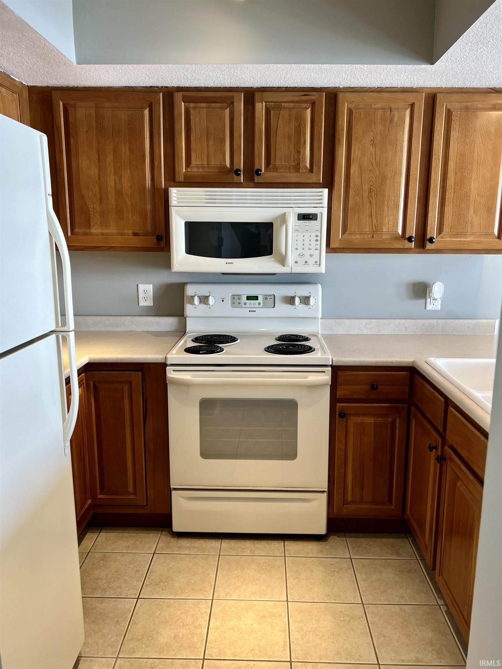 1725 Colonial Drive, Unit 33 Rochester, IN 46975 - Photo 10 of 25