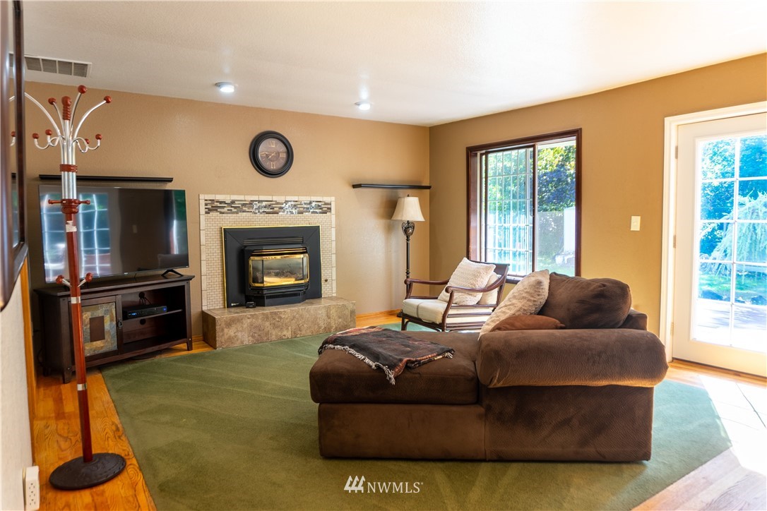 10430 Littlerock Road Southwest Olympia, WA 98512 - Photo 12 of 34 Gallery Image 12