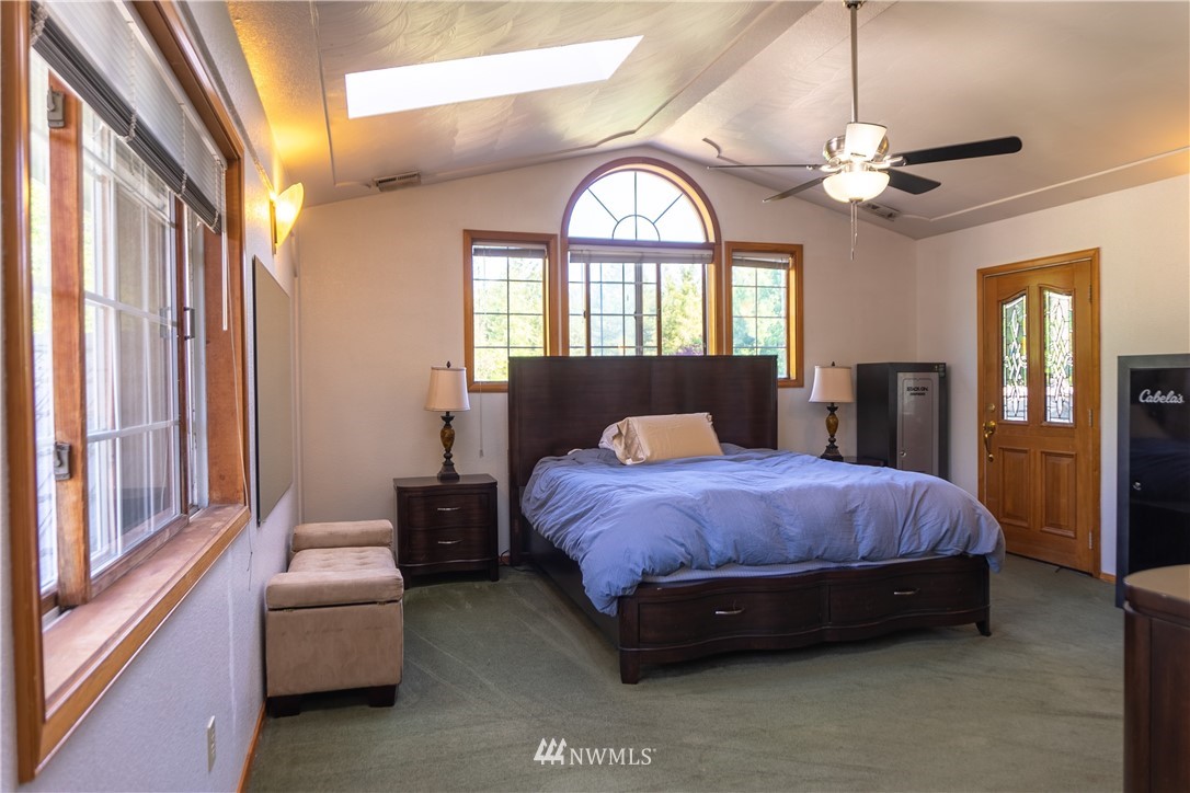 10430 Littlerock Road Southwest Olympia, WA 98512 - Photo 17 of 34 Gallery Image 17