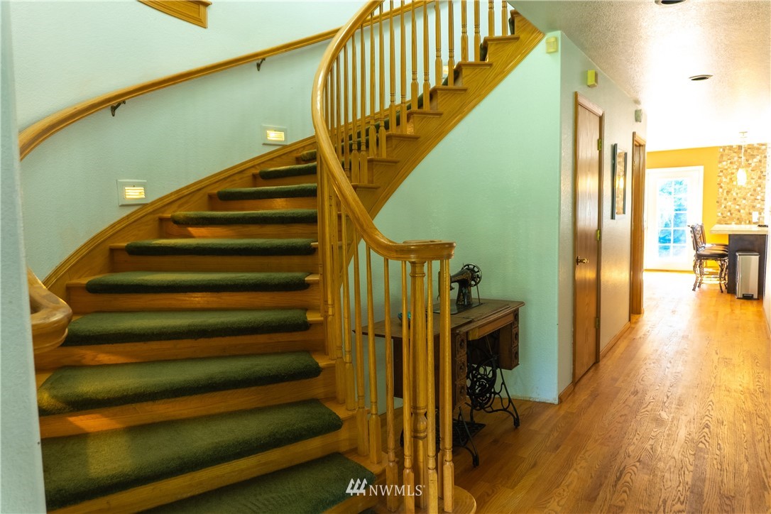 10430 Littlerock Road Southwest Olympia, WA 98512 - Photo 7 of 34 Gallery Image 7
