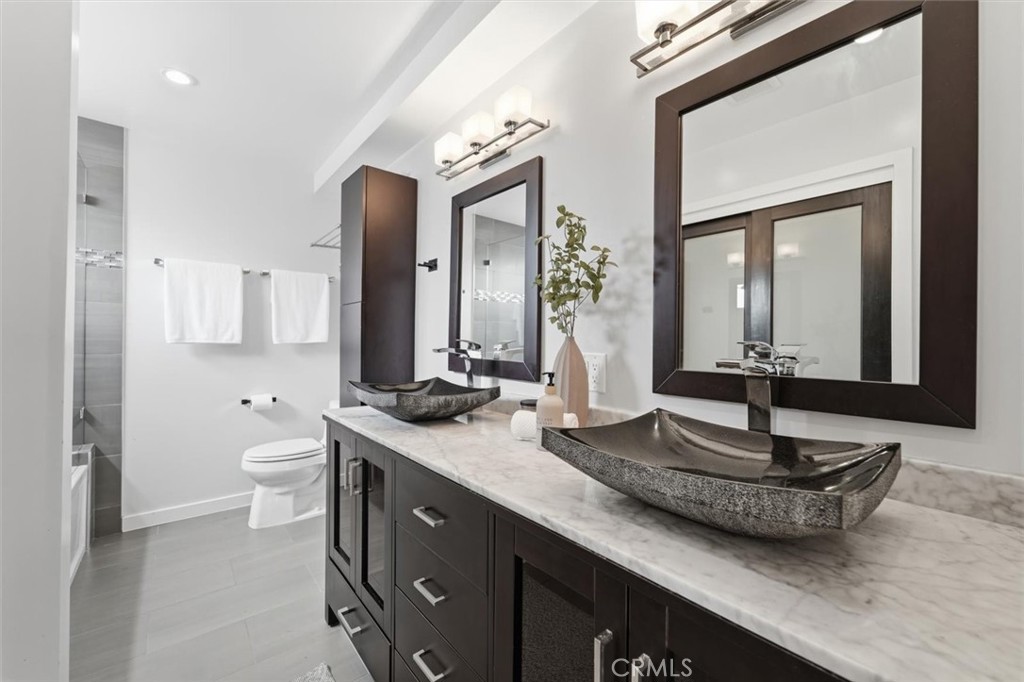 314 Penn Street, Unit 2 El Segundo, CA 90245 - Photo 16 of 22 Primary bathroom